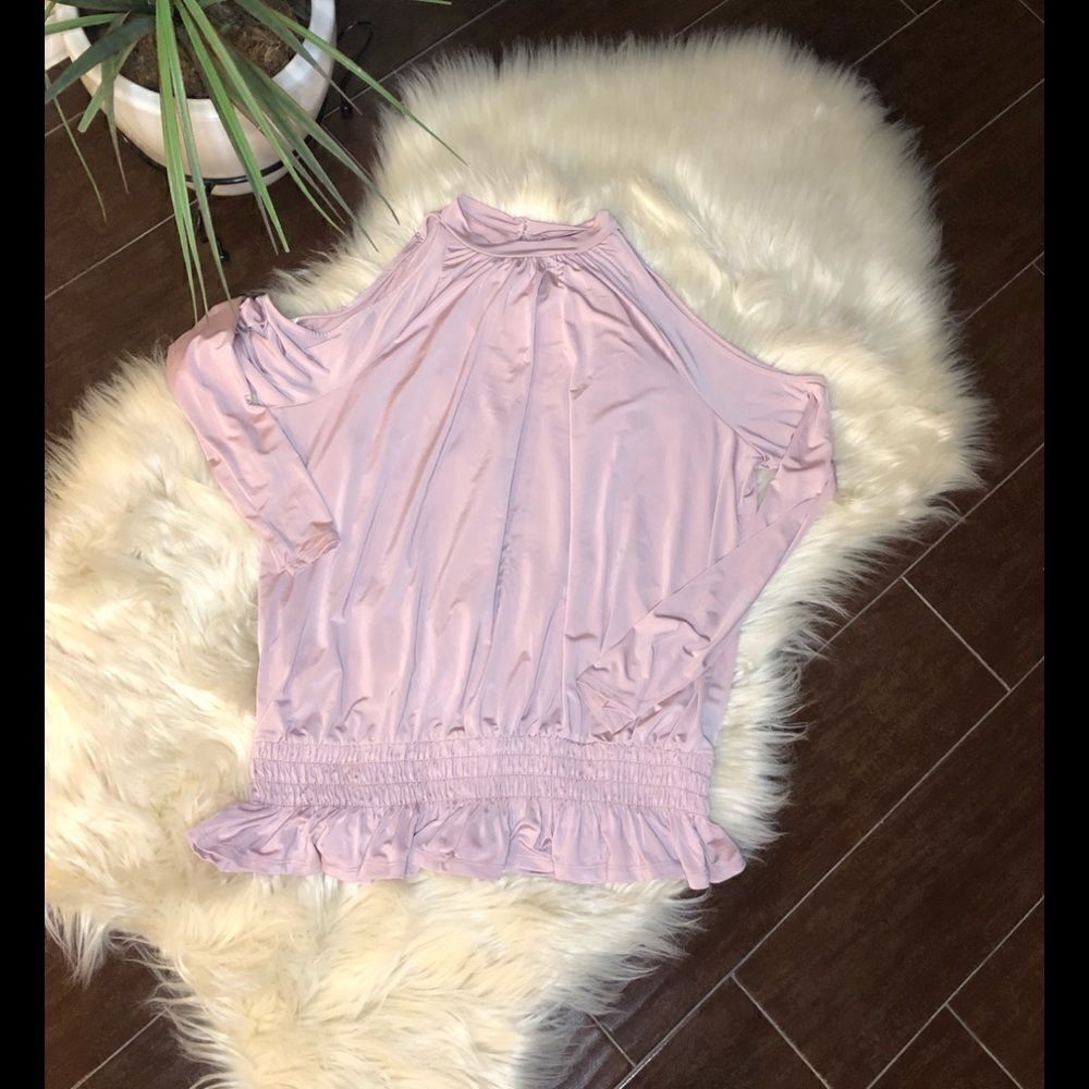Bold elements peek a boo sleeves blouse